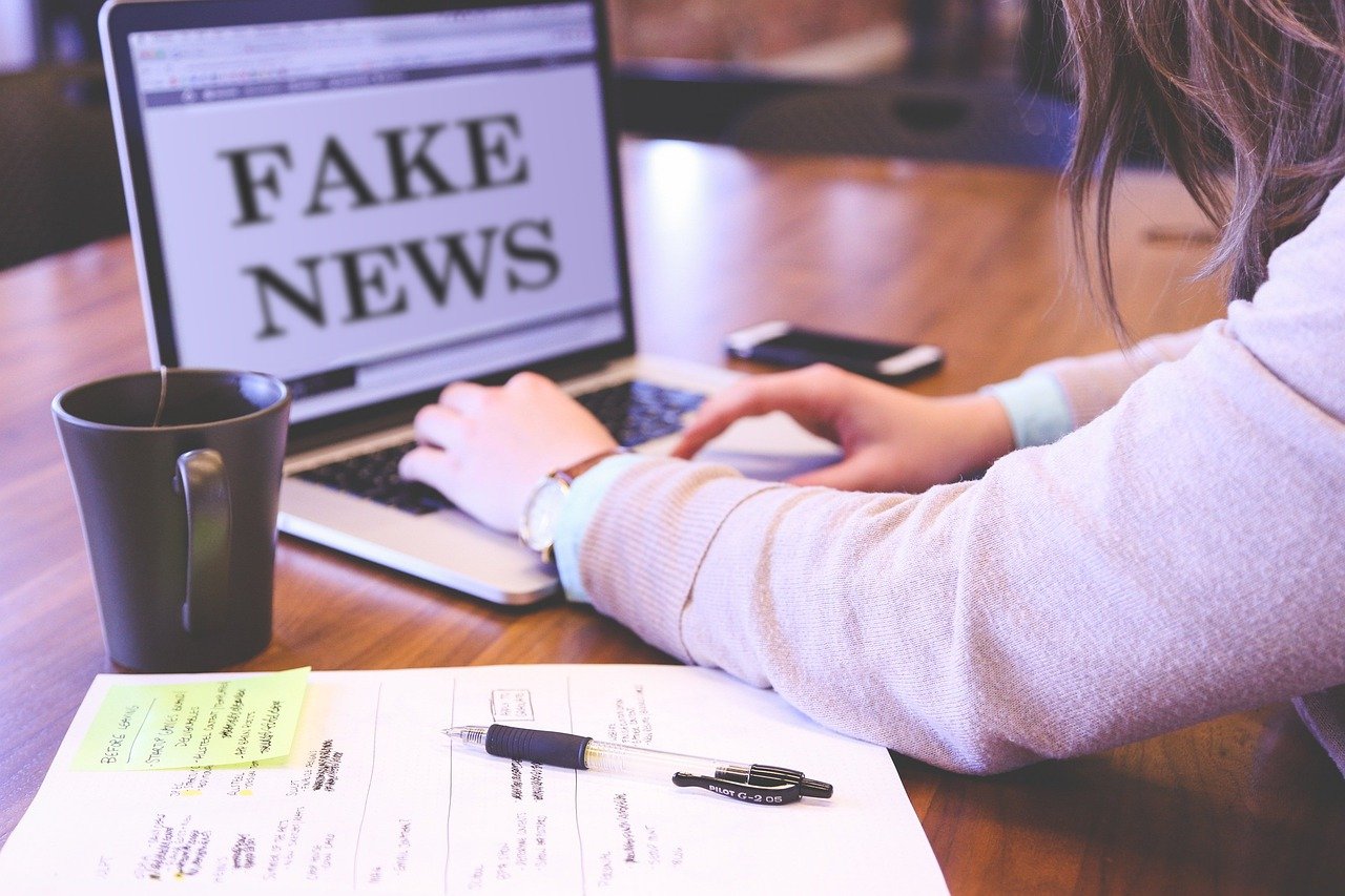 Identifique as Fake News e não deixe que elas se espalhem.